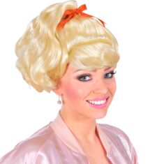 Perruque blonde année 60